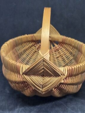 Hand Woven Primitive Small Butt Basket Egg Gathering Basket
